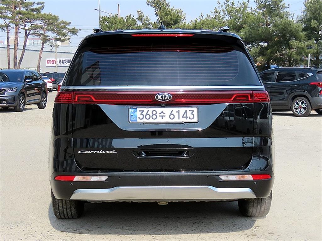 KIA Carnival - Vista 4