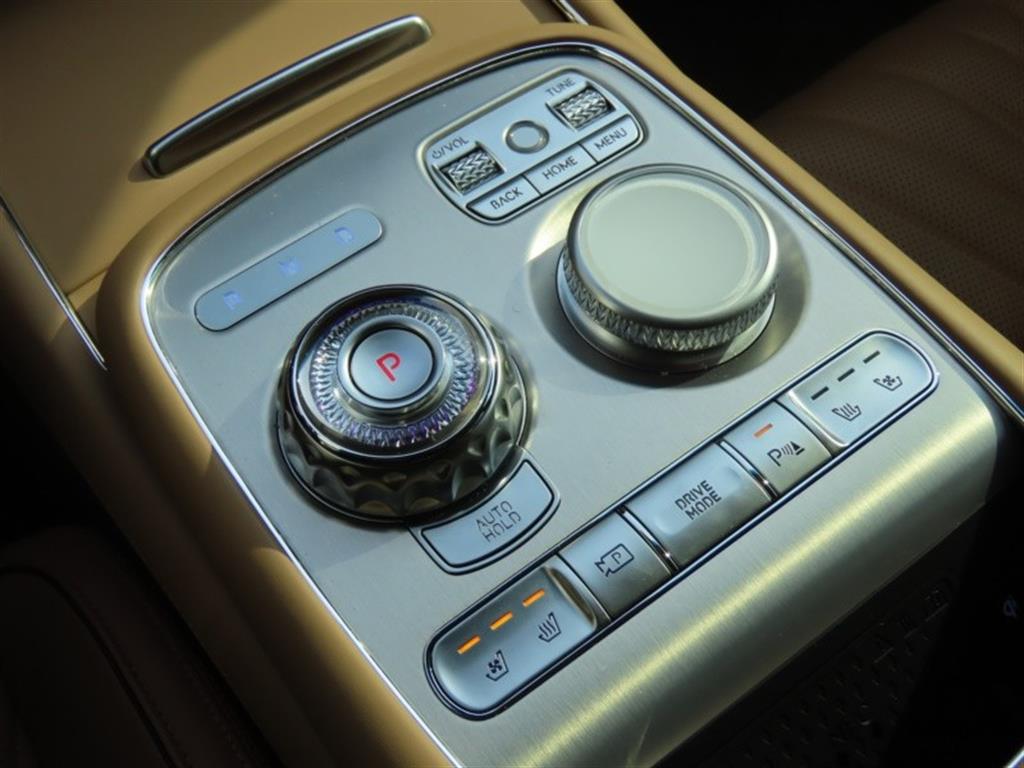 Genesis G90 - Vista 11