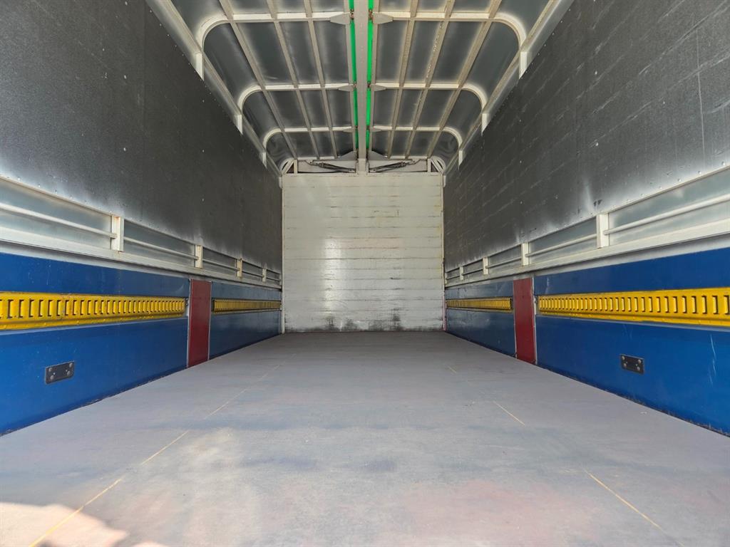 medium and large cargo truck - Vista 9