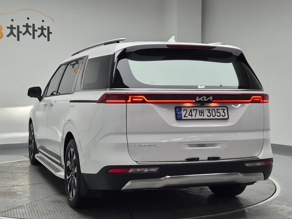 KIA Carnival - Vista 2