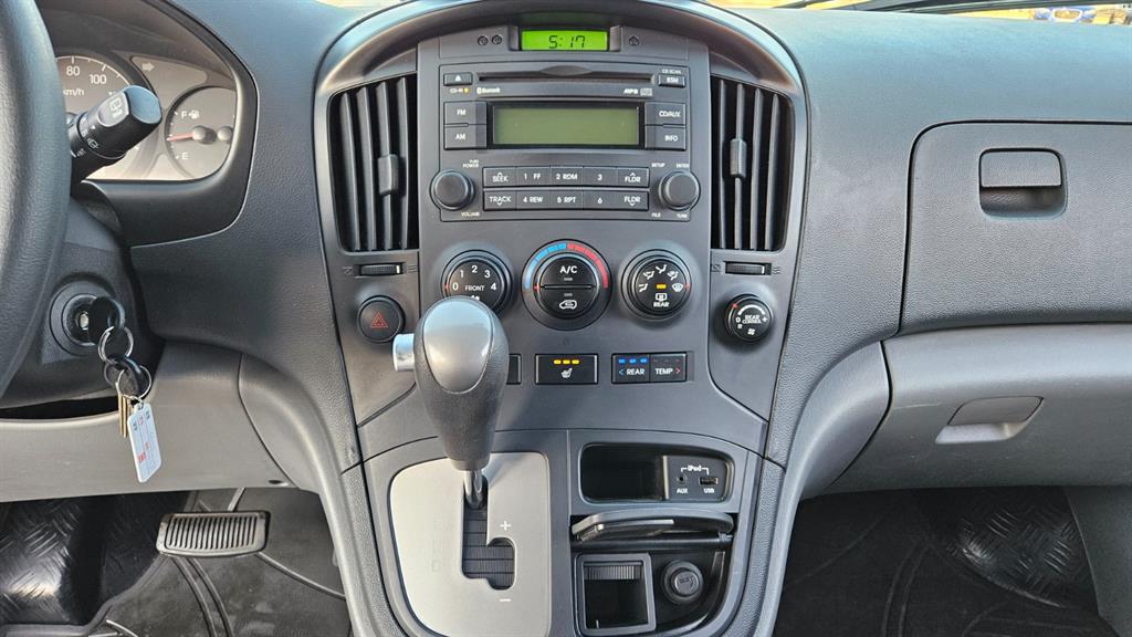 HYUNDAI Starex - Vista 9