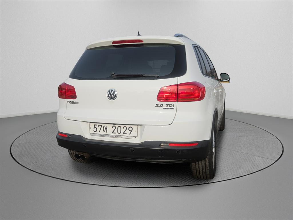 Volkswagen Tiguan - Vista 4