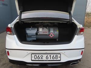 HYUNDAI Sonata - Vista 10