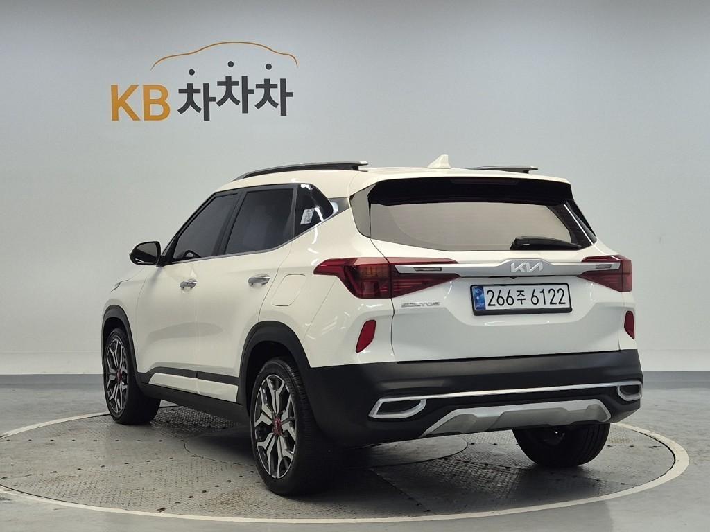 KIA Seltos - Vista 2