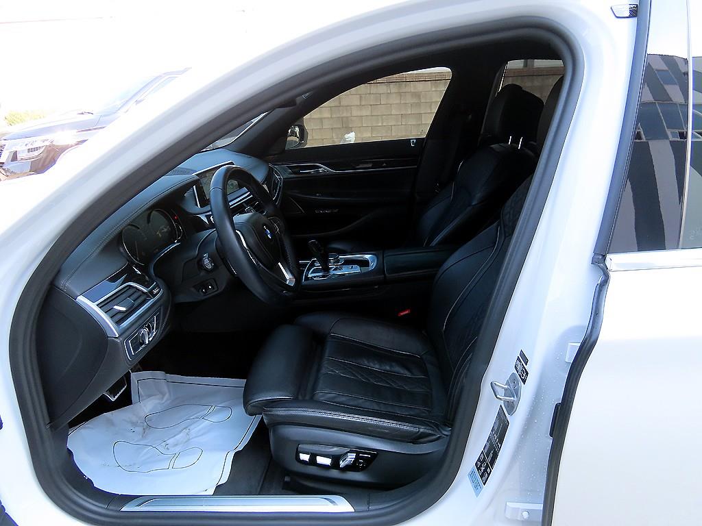 BMW 7 Series - Vista 5