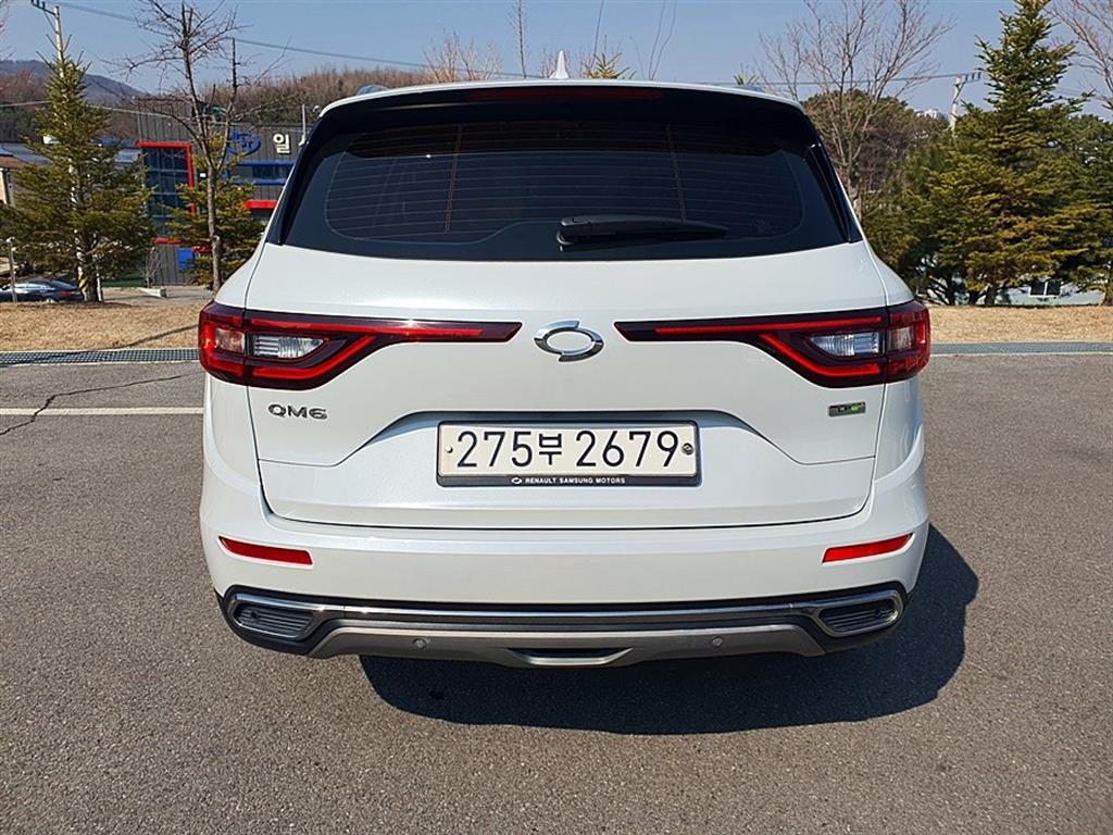 SAMSUNG QM6 - Vista 5