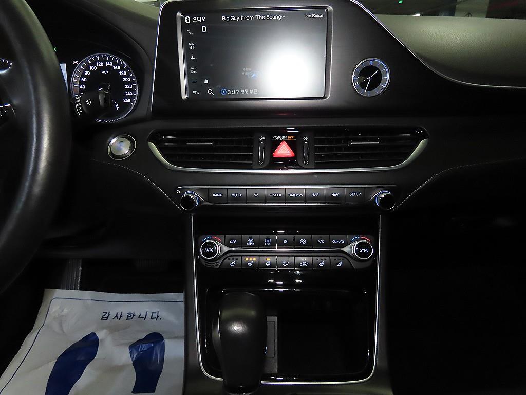 HYUNDAI Grandeur - Vista 11