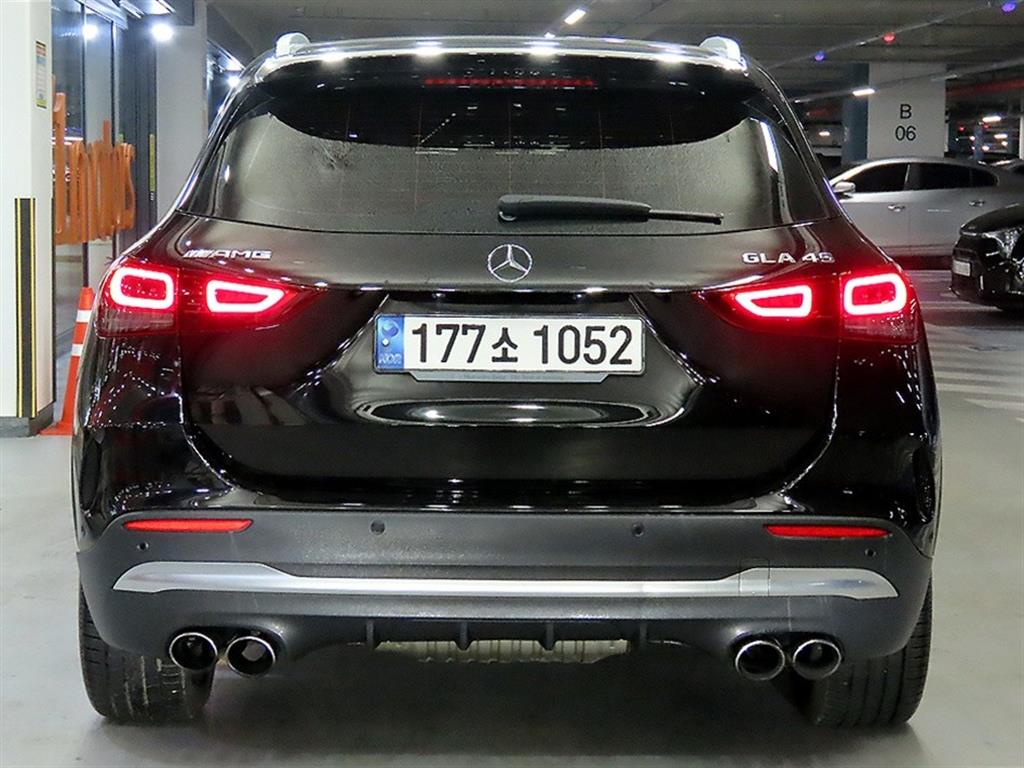 Mercedes Benz GLA Class - Vista 5