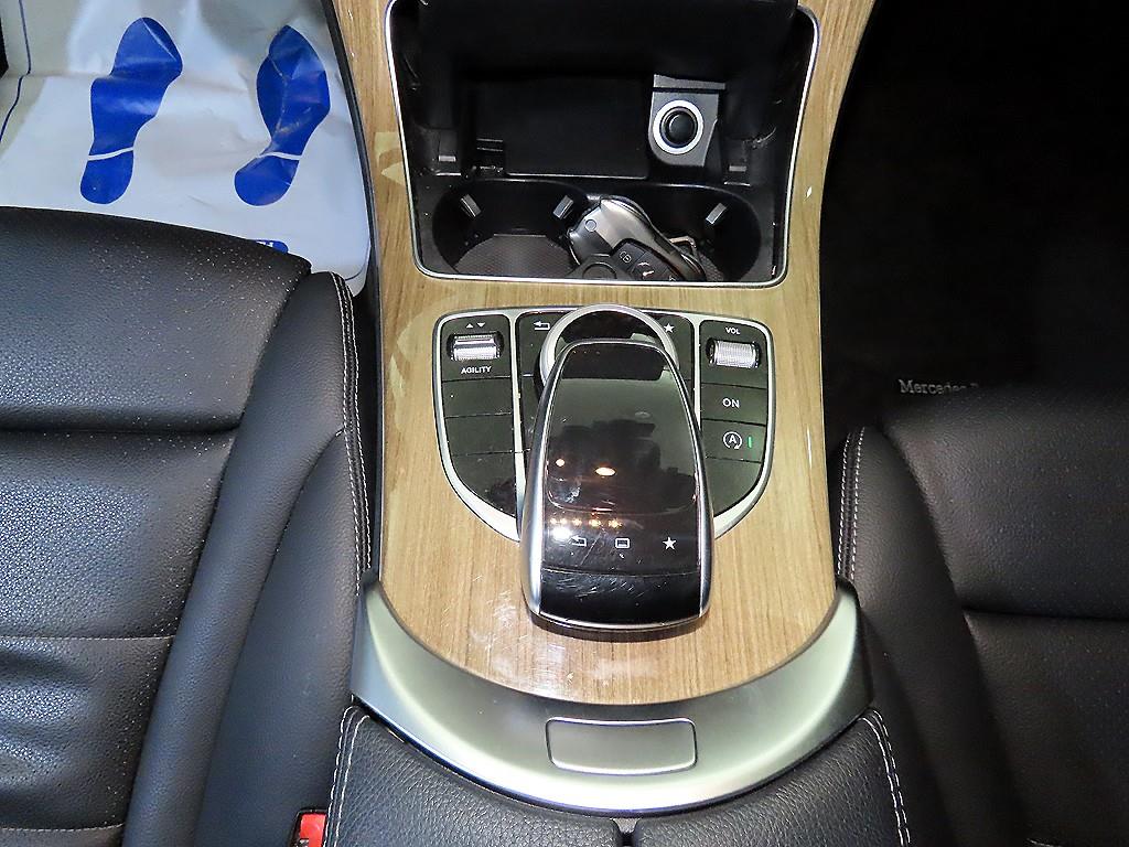 Mercedes Benz C Class - Vista 12