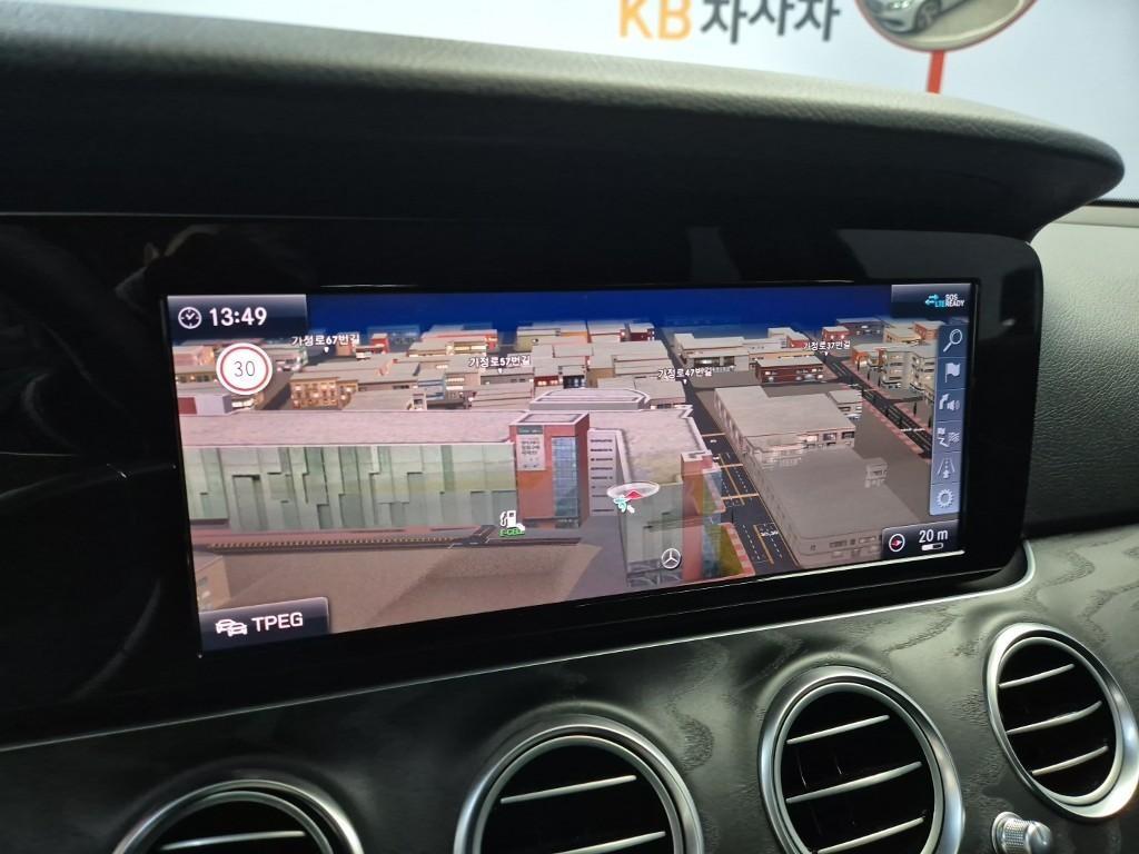 Mercedes Benz E class 2020 Plateado - Importación desde Corea - HF Imports Iquique - Foto 14