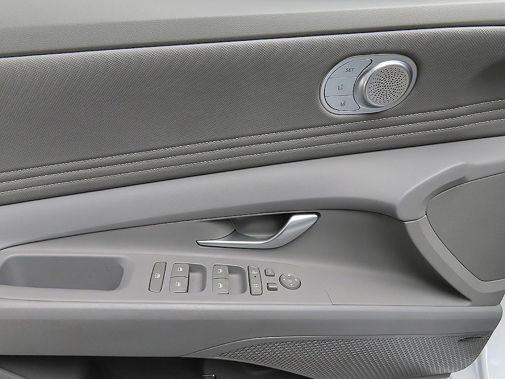 HYUNDAI Avante 2025 Blanco - Importación desde Corea - HF Imports Iquique - Foto 12