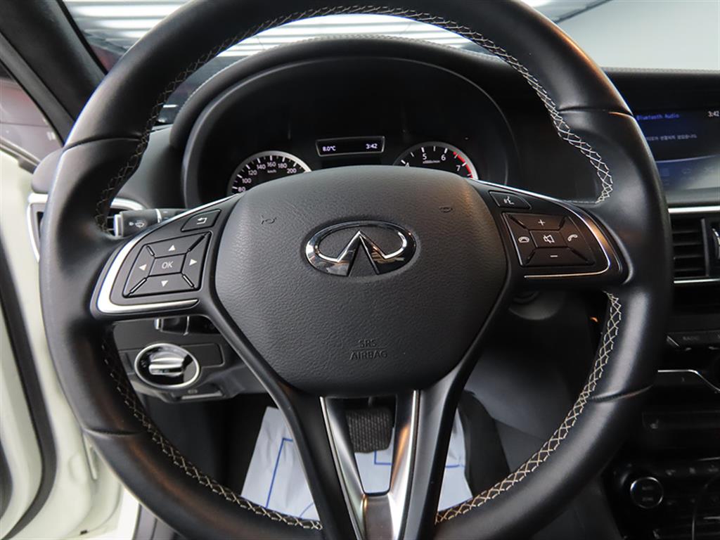 Infiniti Q - Vista 8