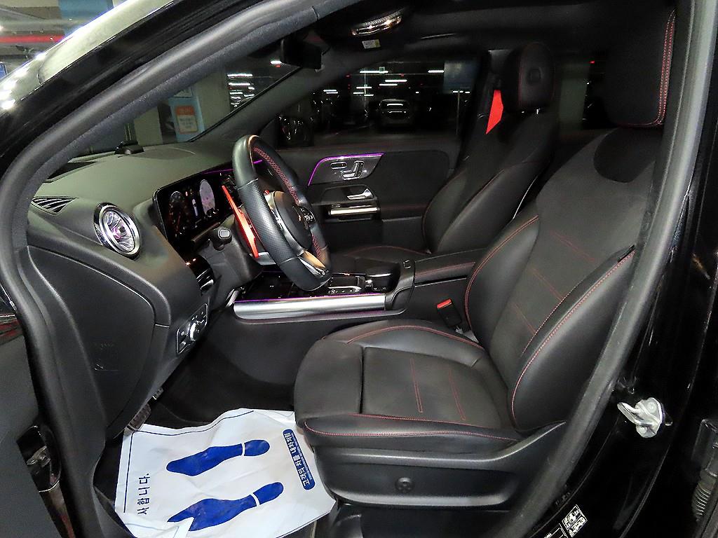 Mercedes Benz GLA Class - Vista 6