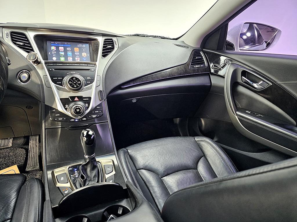 HYUNDAI Grandeur - Vista 10
