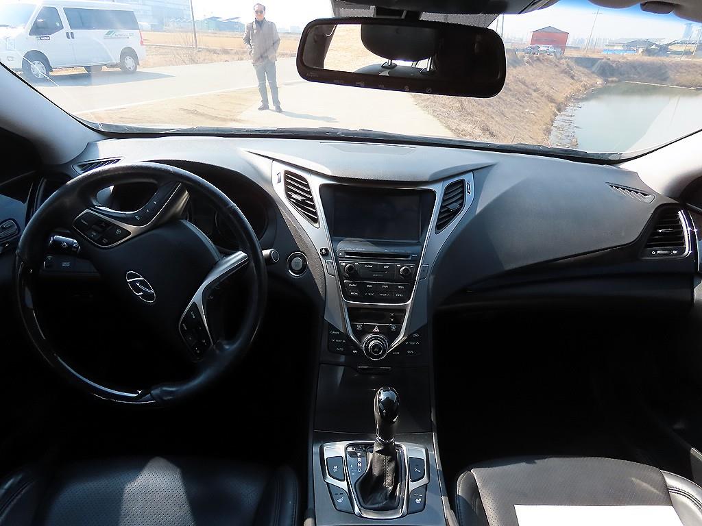 HYUNDAI Grandeur - Vista 9