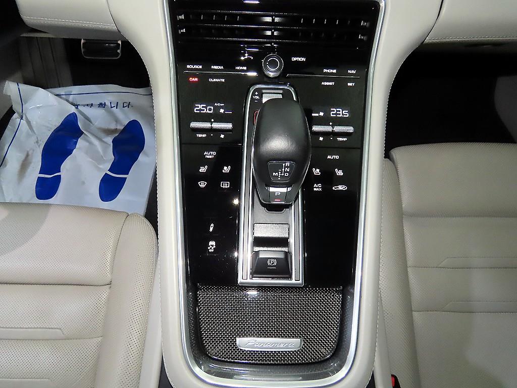 Porsche Panamera - Vista 12