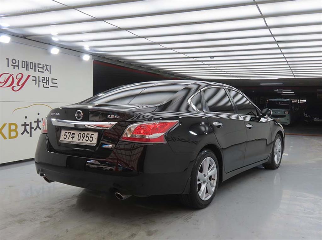 Nissan Altima - Vista 4