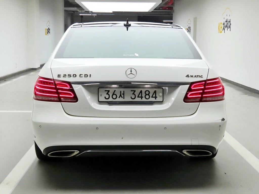 Mercedes Benz E class - Vista 3