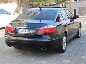 HYUNDAI Genesis - Vista 6