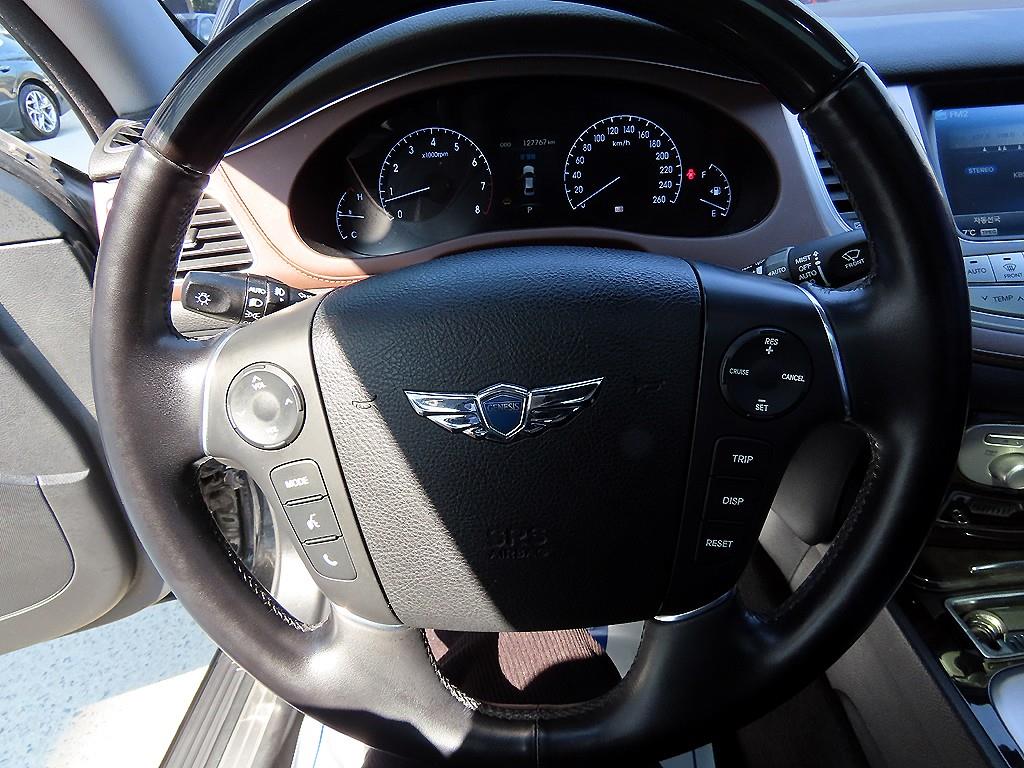 HYUNDAI Genesis - Vista 8