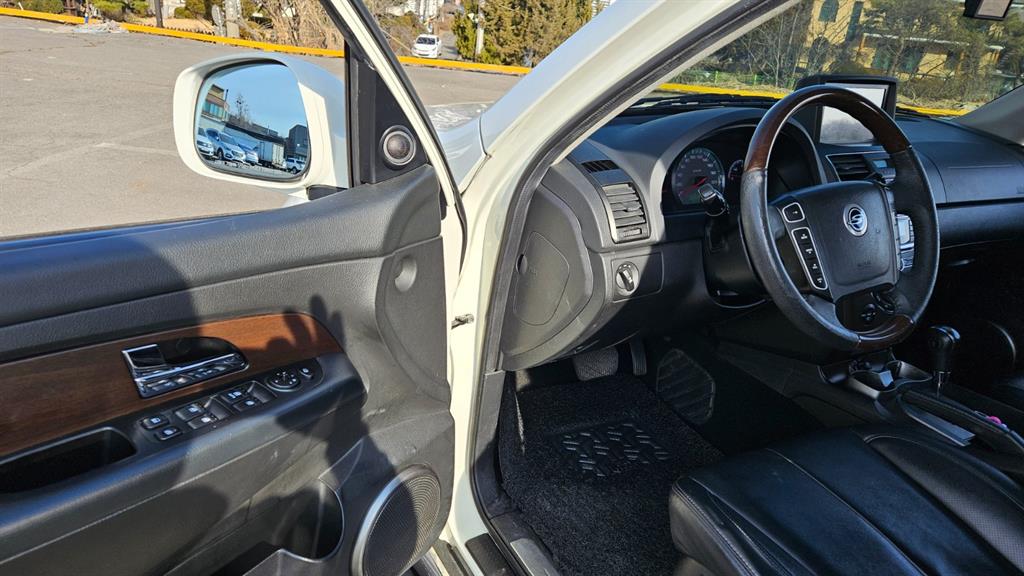 Ssangyong Rexton - Vista 10