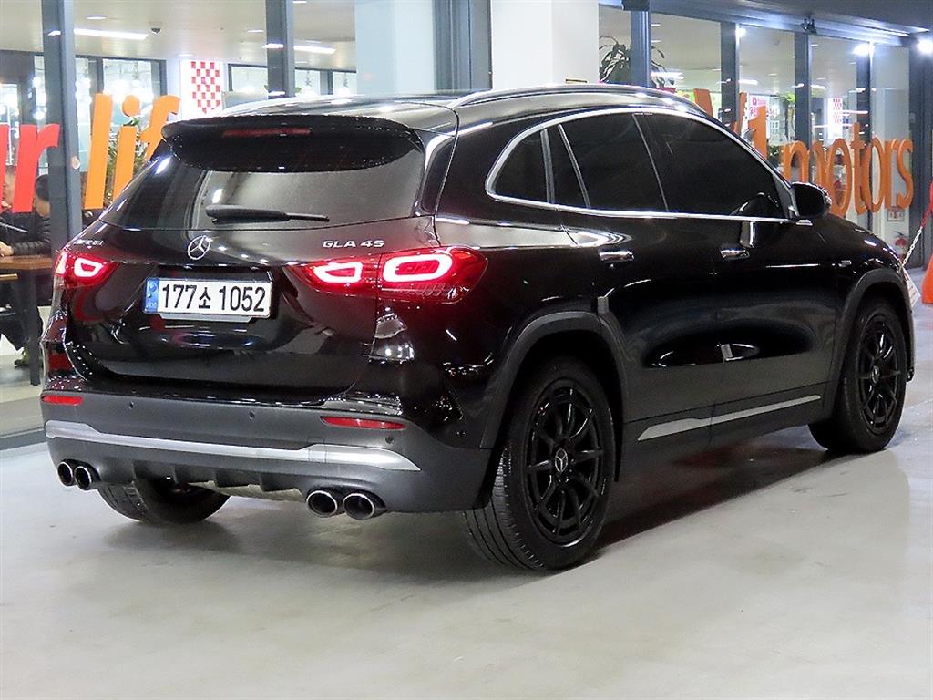 Mercedes Benz GLA Class - Vista 4