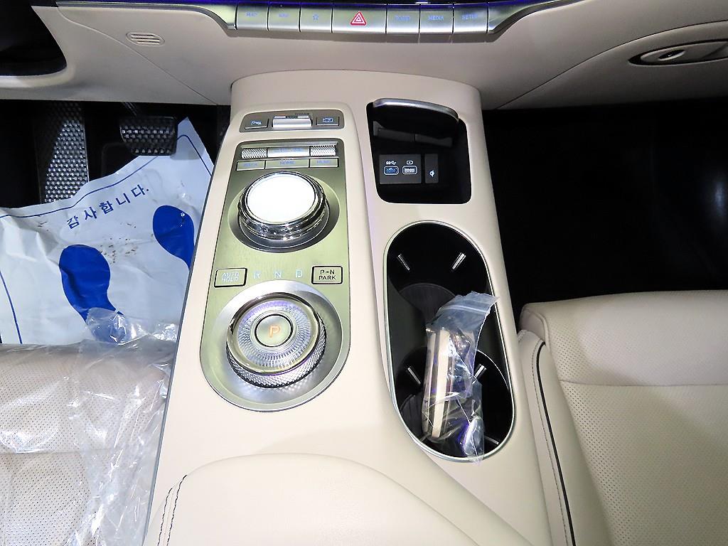 Genesis GV70 - Vista 12