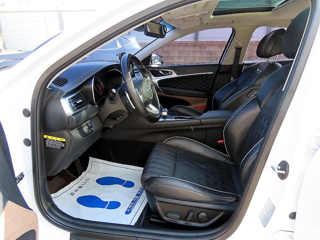 Genesis G70 - Vista 5