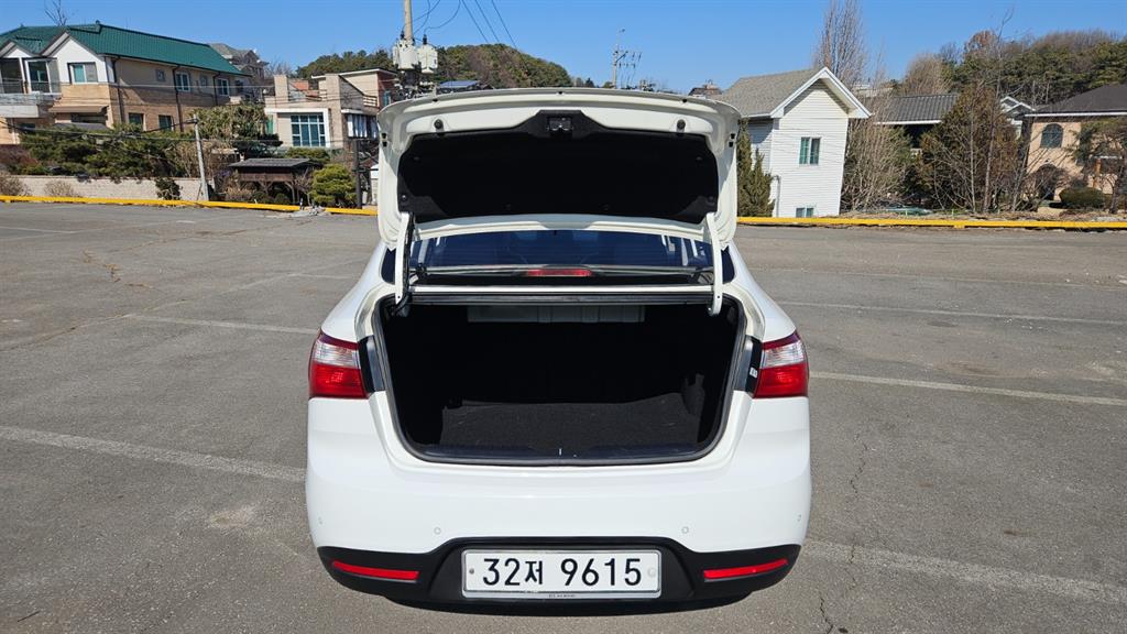 KIA Pride 2012 Blanco - Importación desde Corea - HF Imports Iquique - Foto 20