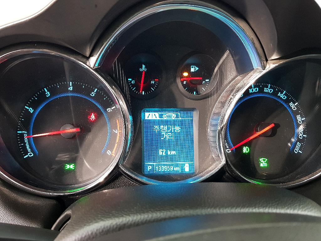 Chevrolet Cruise - Vista 7