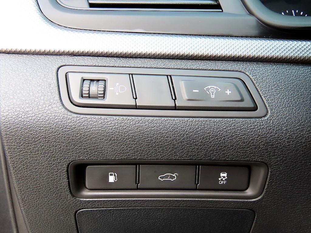 HYUNDAI Sonata - Vista 12