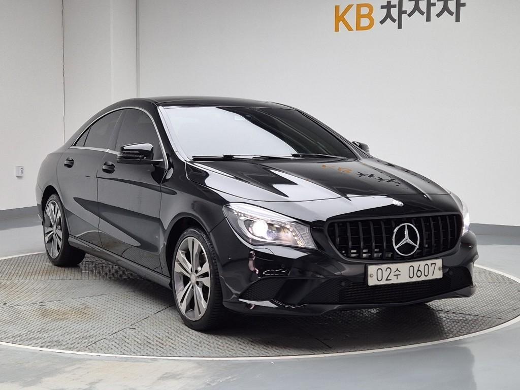 Mercedes Benz CLA Class - Vista 2