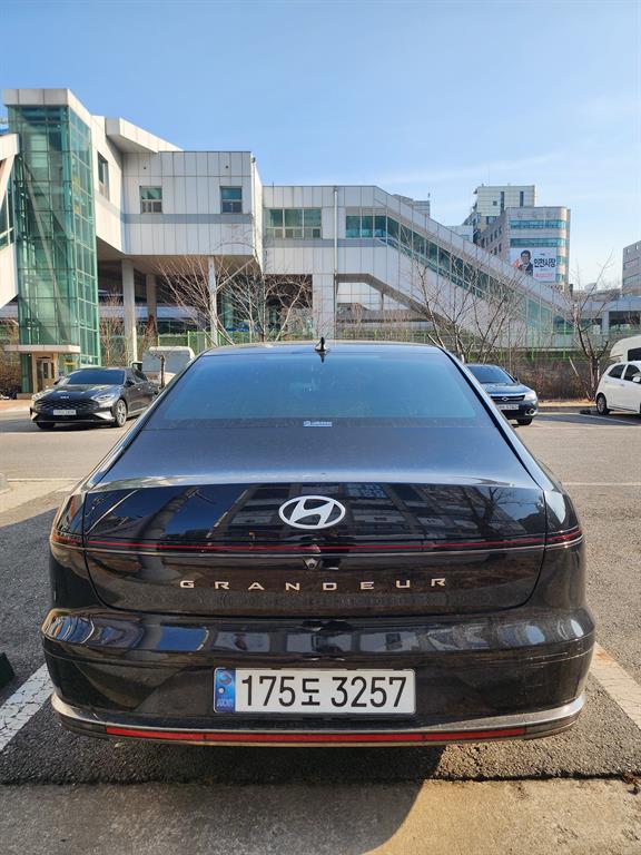 HYUNDAI Grandeur - Vista 4