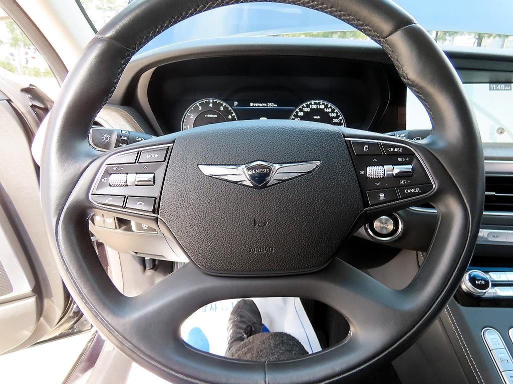 Genesis G90 - Vista 8