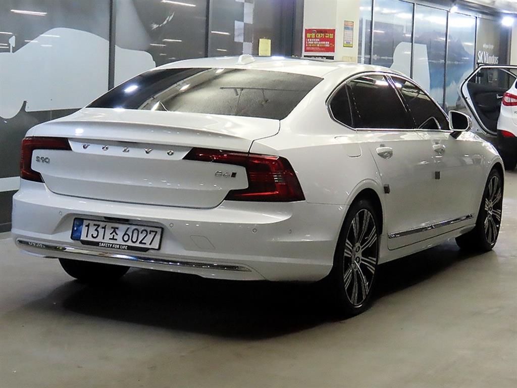 Volvo S90 - Vista 4