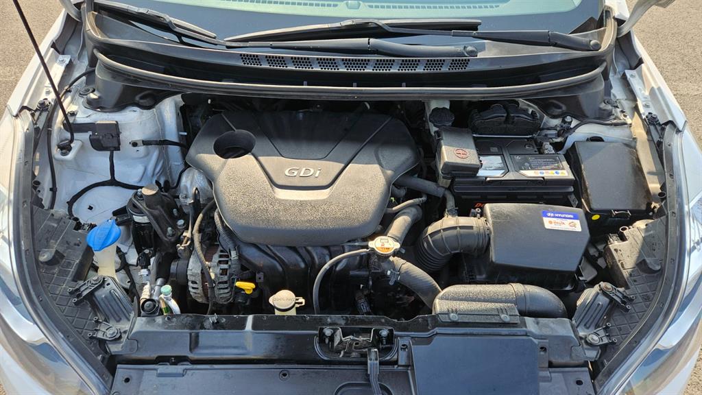 HYUNDAI Avante - Vista 6