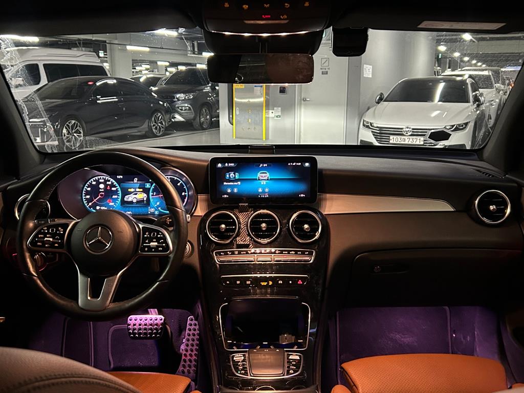 Mercedes Benz GLC Class - Vista 6