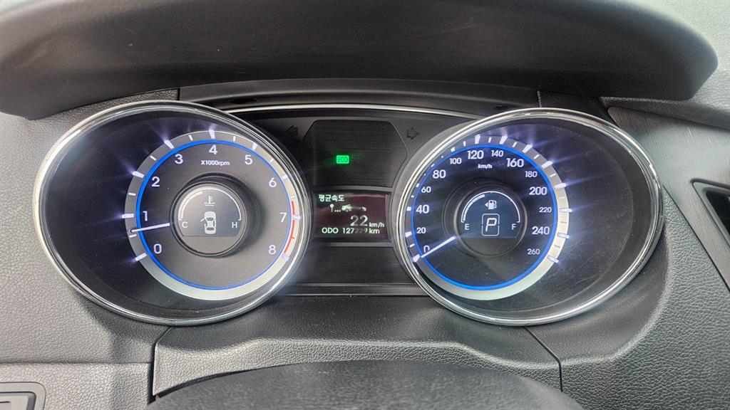 HYUNDAI Sonata - Vista 8