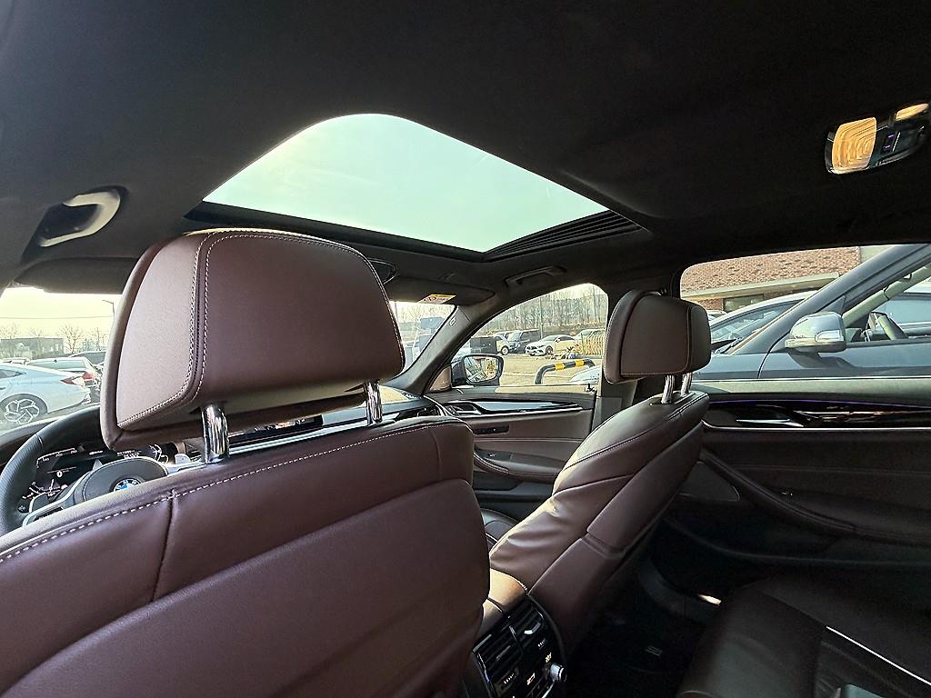 BMW 5 Series 2021 Negro - Importación desde Corea - HF Imports Iquique - Foto 15