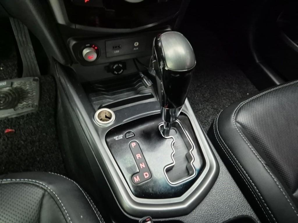 Ssangyong Tivoli - Vista 8