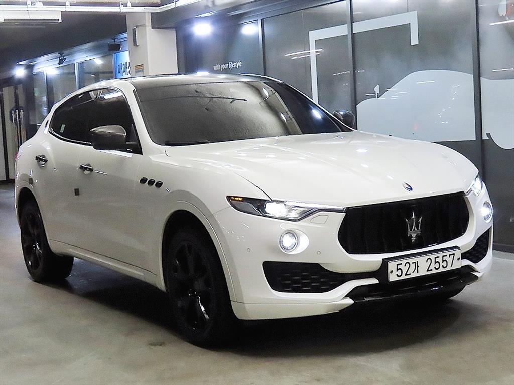 Maserati Levante 2018 Blanco - Importación desde Corea - HF Imports Iquique - Foto 1