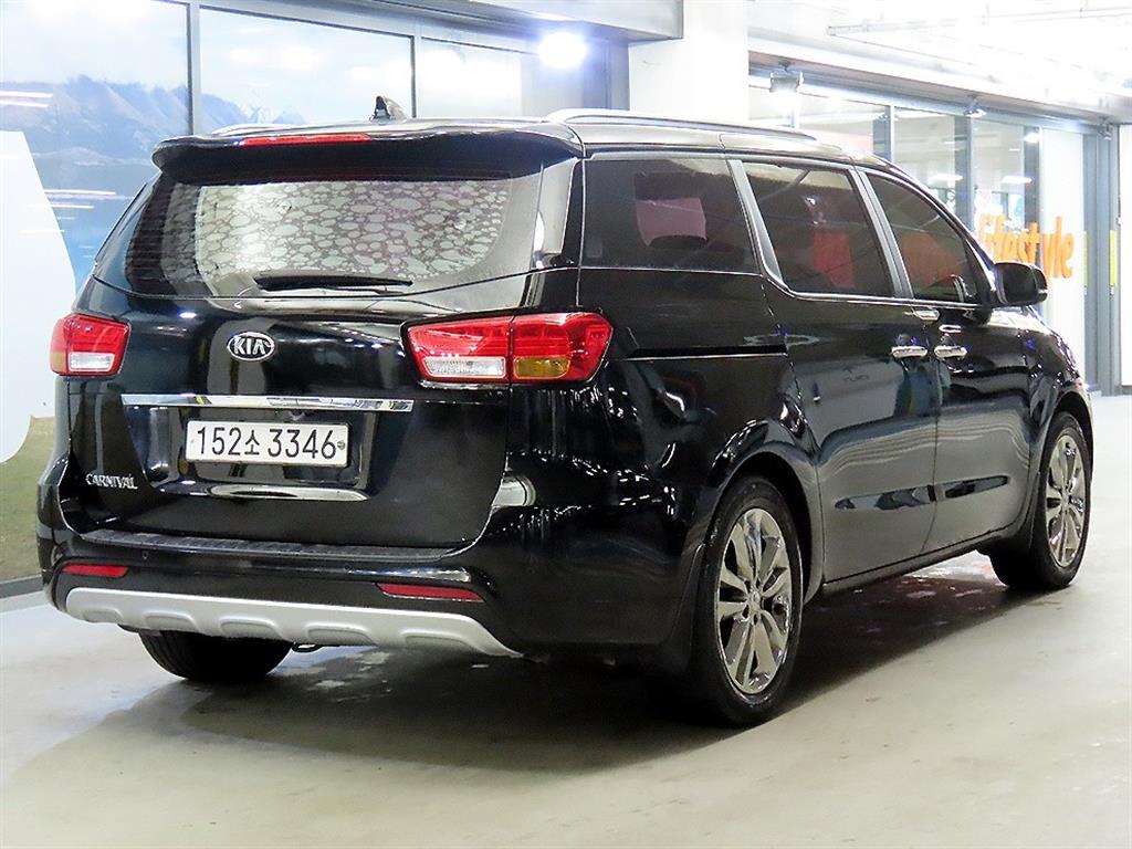 KIA Carnival - Vista 4