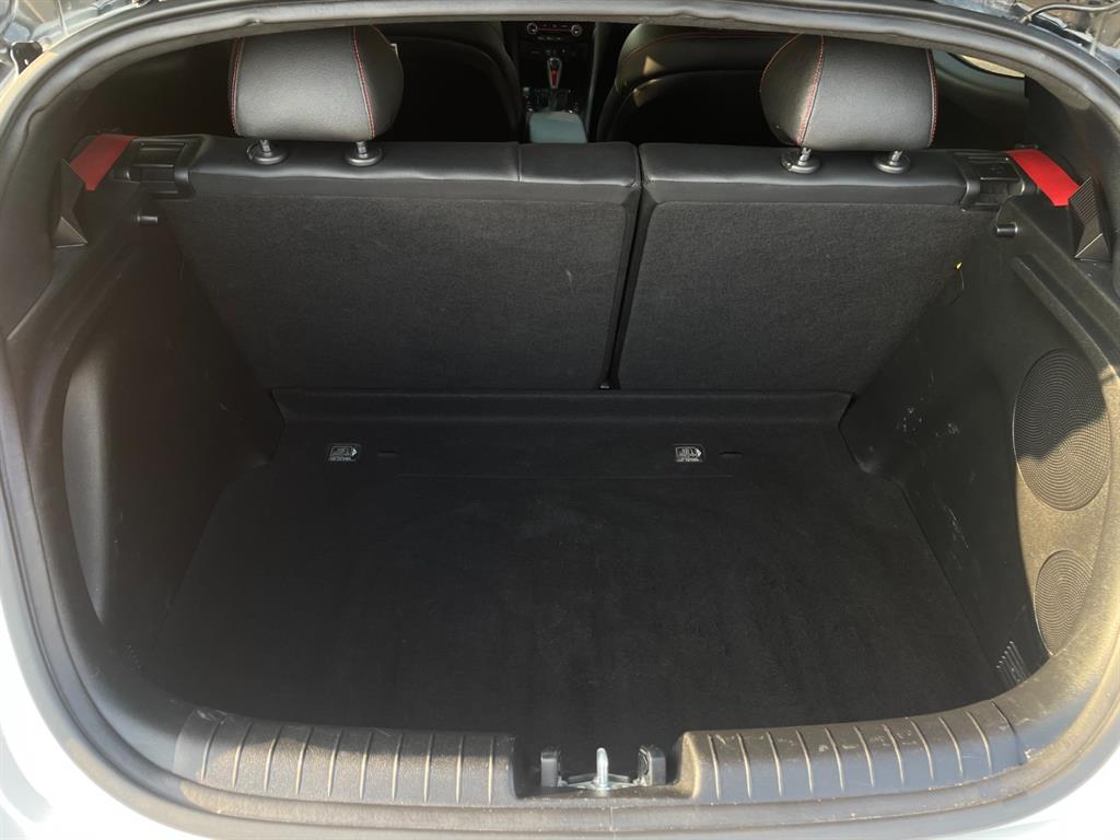 HYUNDAI Veloster - Vista 5