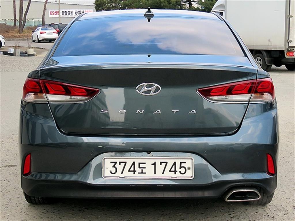 HYUNDAI Sonata - Vista 4