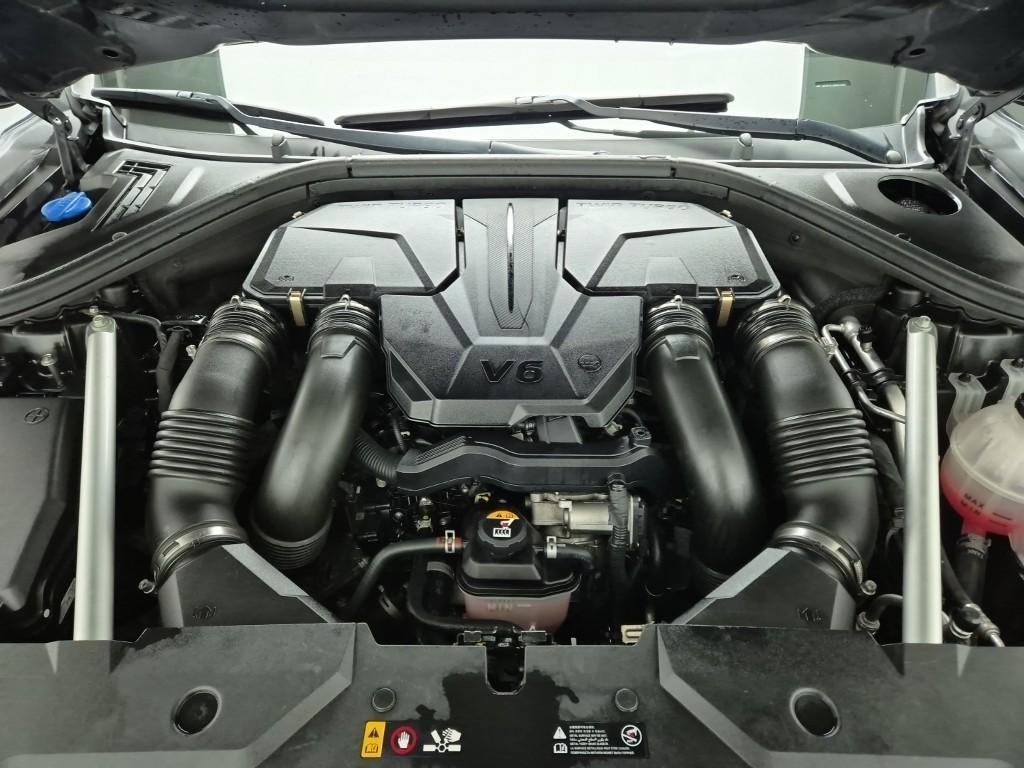 Genesis GV70 - Vista 5