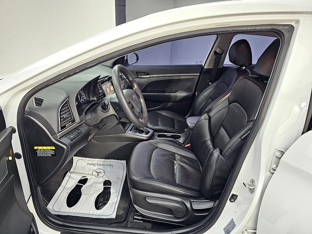 HYUNDAI Avante - Vista 8