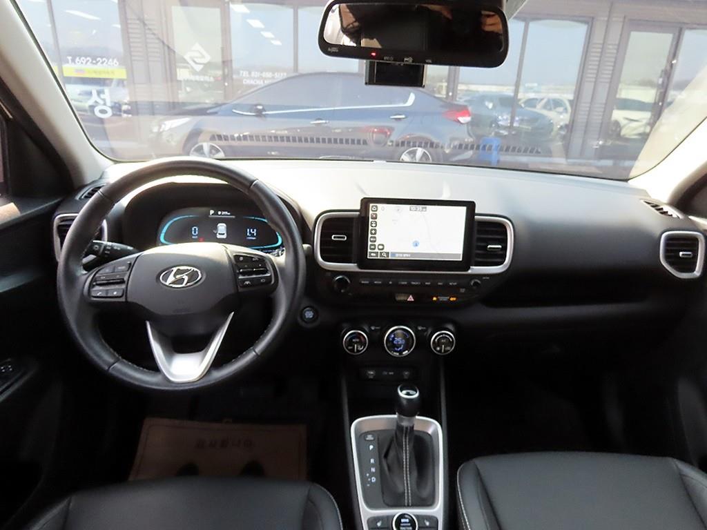 HYUNDAI Venue - Vista 9