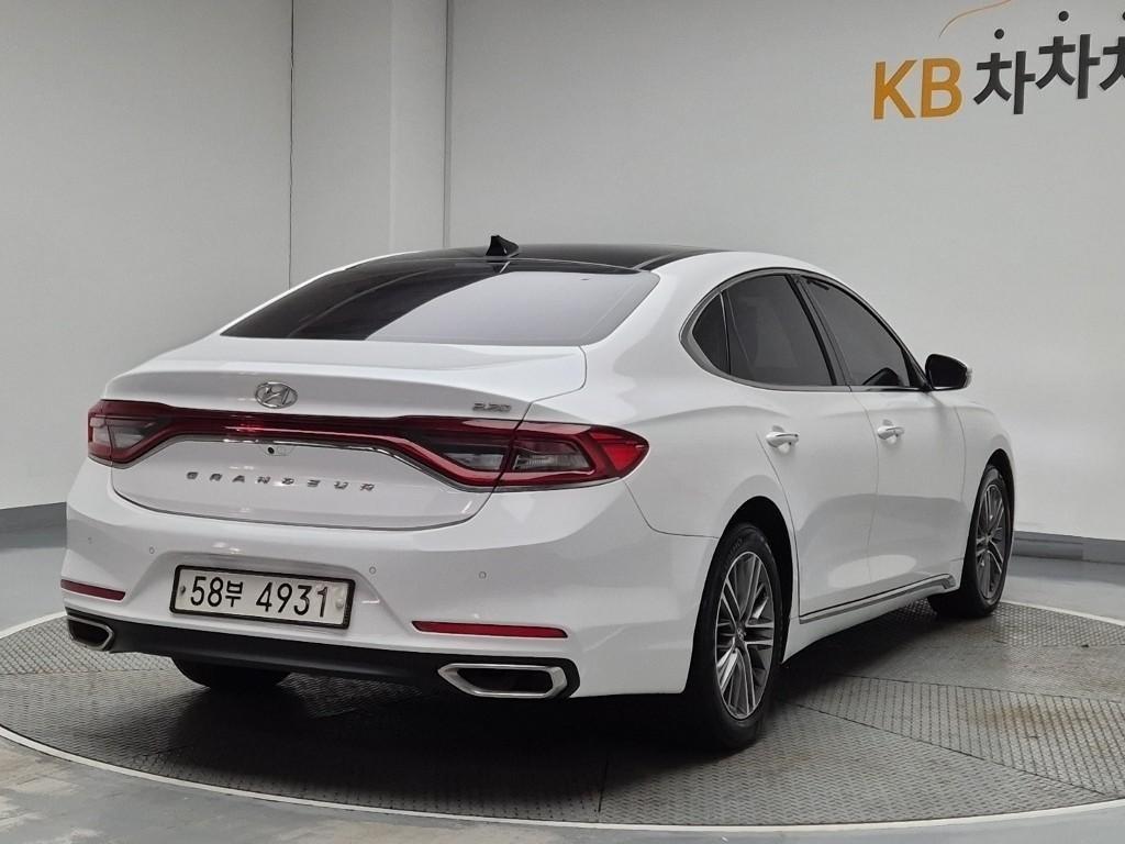 HYUNDAI Grandeur - Vista 4