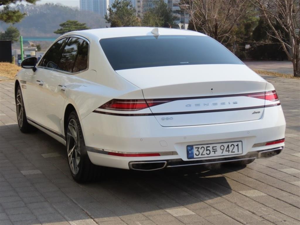 Genesis G90 - Vista 7