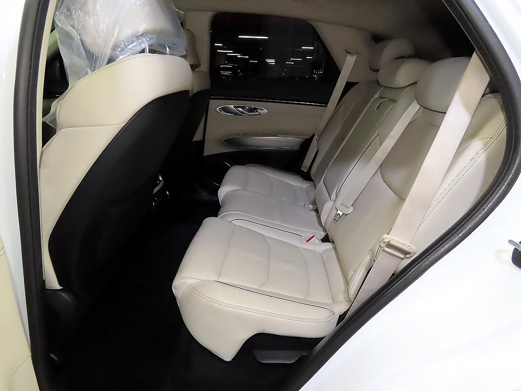 Genesis GV70 - Vista 7